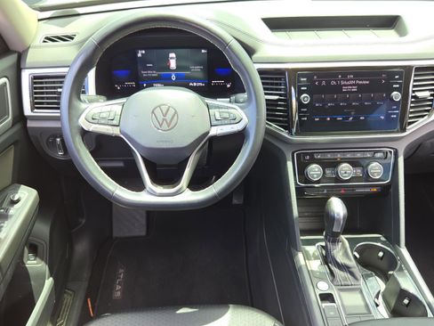 Used 2022 Volkswagen Atlas SE FWD image 12