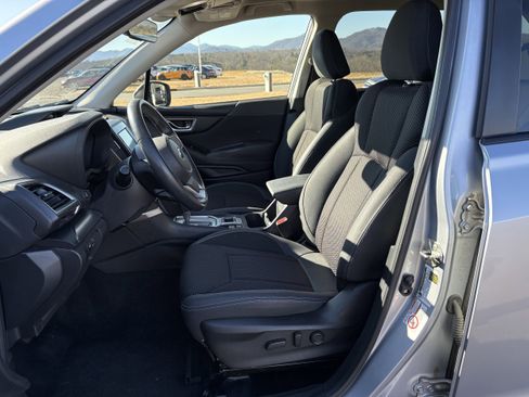 Used 2019 Subaru Forester Premium image 28