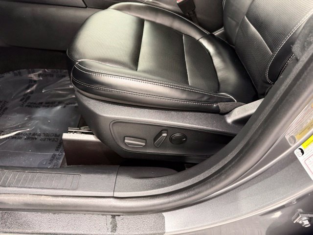 Used 2025 Ford Escape Platinum AWD/4WD image 13