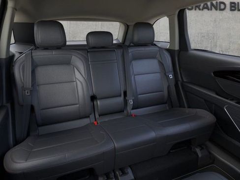 New 2026 Lincoln Nautilus Premier AWD/4WD image 11