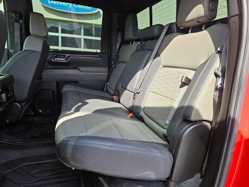 Used 2024 Chevrolet Silverado 2500 ZR2 w/ Technology Package AWD/4WD image 29
