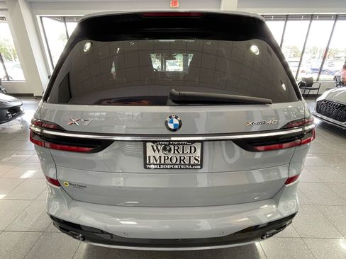 Used 2023 BMW X7 xDrive40i w/ M Sport Package AWD/4WD image 4