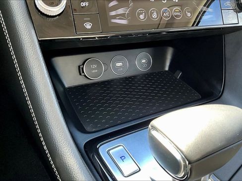 Used 2024 Genesis G70 2.5T AWD/4WD image 16