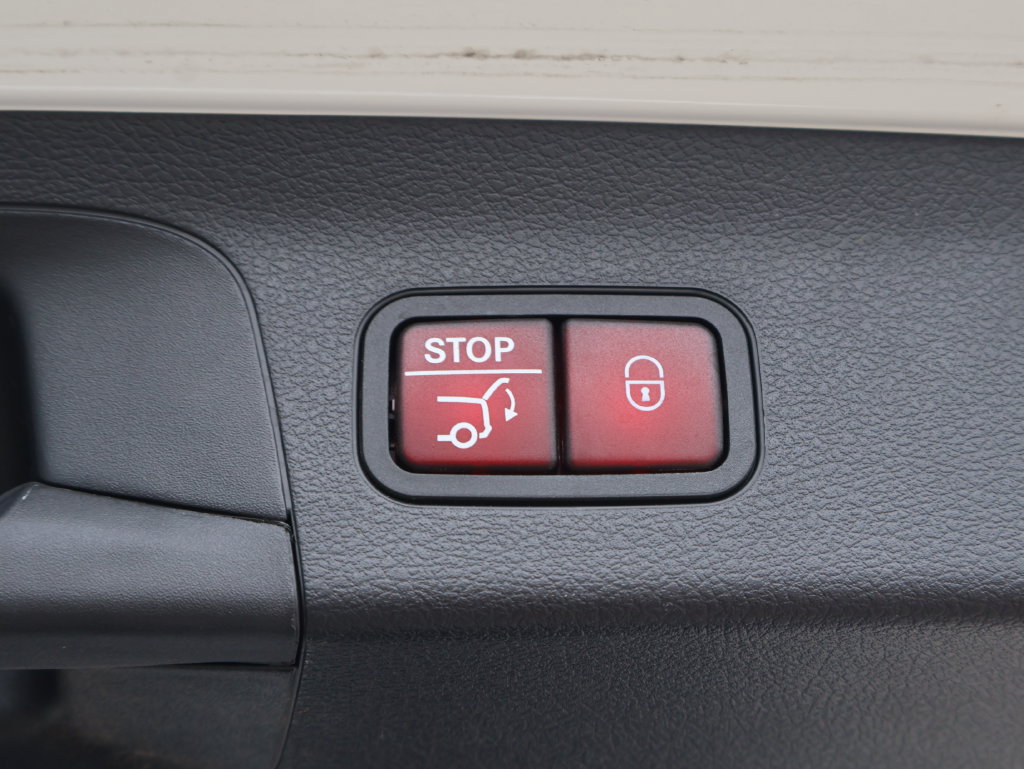 Used 2024 Mercedes-Benz GLS 450 4MATIC image 12