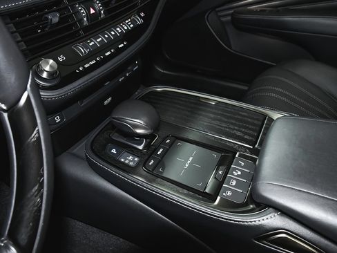 Used 2022 Lexus LS 500h AWD w/ Luxury Package image 50