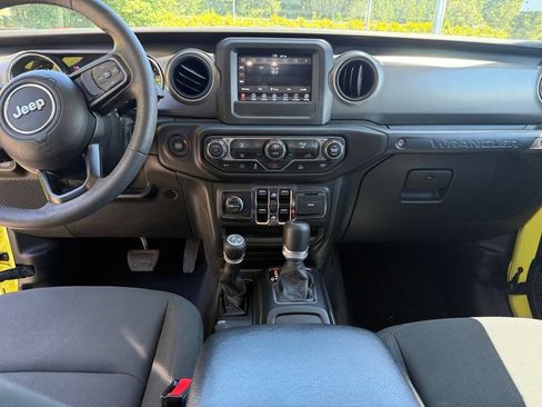 Used 2023 Jeep Wrangler Unlimited AWD/4WD image 16
