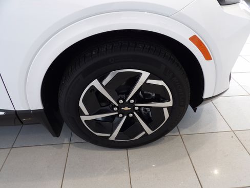 Used 2024 Chevrolet Equinox EV LT w/ LPO, Trailering Package image 27