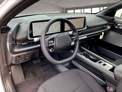 New 2025 Hyundai Ioniq 6 SE image 7