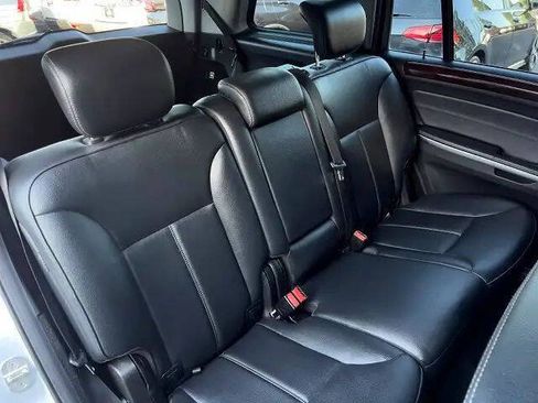 Used 2010 Mercedes-Benz GL 450 4MATIC image 5