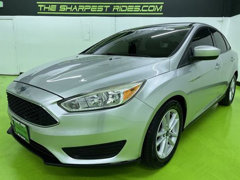 Used 2018 Ford Focus SE FWD image 5