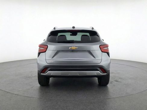 Used 2025 Chevrolet Trax LT image 7