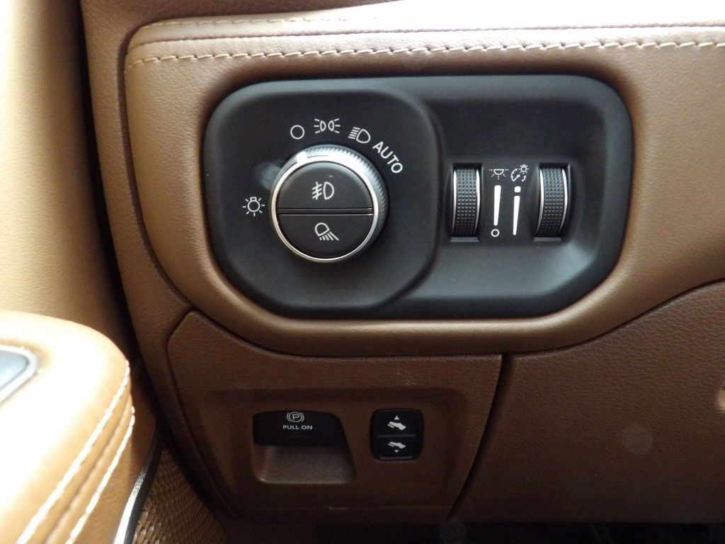 Used 2019 RAM 1500 Limited RWD image 19