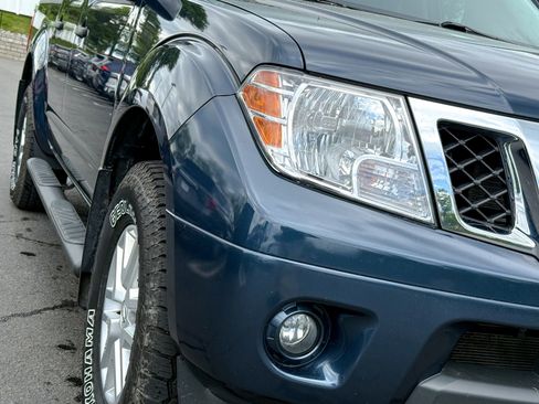 Used 2021 Nissan Frontier SV w/ SV Utility Package AWD/4WD image 4