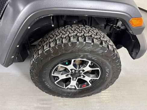 Used 2022 Jeep Wrangler Unlimited Rubicon AWD/4WD image 10