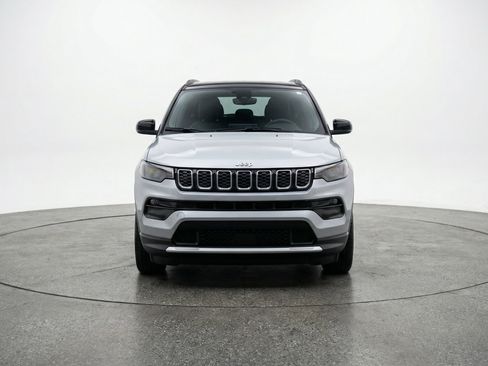 Used 2025 Jeep Compass Limited image 2