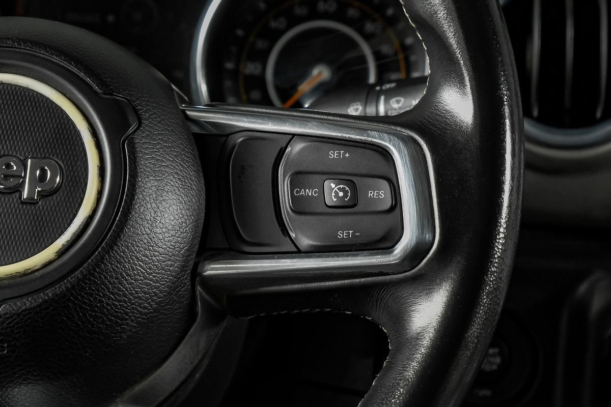 Used 2018 Jeep Wrangler Unlimited Sahara AWD/4WD image 18