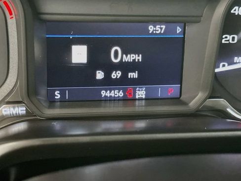 Used 2019 GMC Sierra 1500 AT4 w/ AT4 Preferred Package AWD/4WD image 13