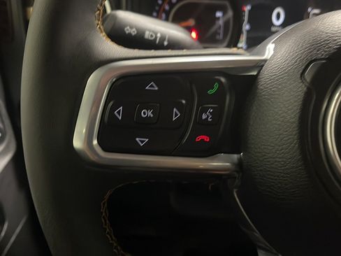 Used 2024 Jeep Wrangler Unlimited Sahara w/ Technology Group AWD/4WD image 7