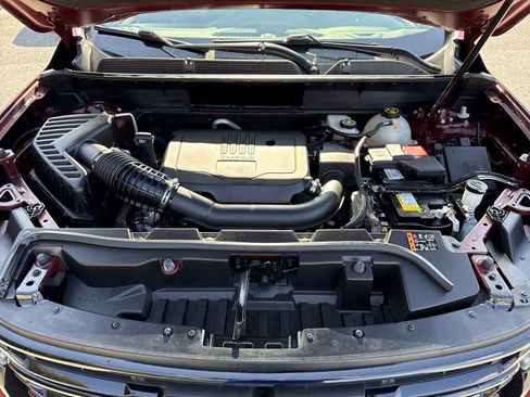 Used 2023 GMC Acadia SLE w/ Driver Convenience Package image 34