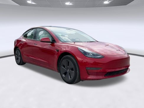 Used 2023 Tesla Model 3 Standard Range RWD image 7