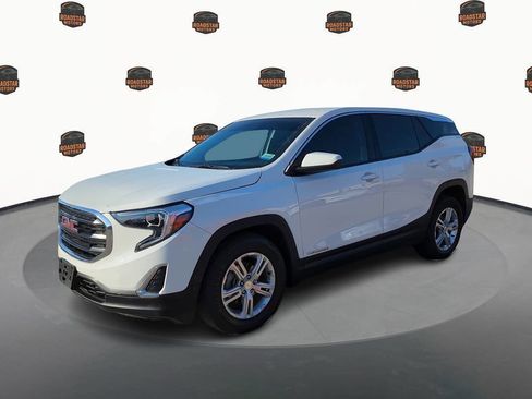 Used 2020 GMC Terrain Denali w/ Denali Premium Package FWD image 2