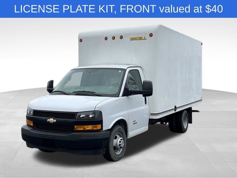 Used 2018 Chevrolet Express 4500 w/ Driver Convenience Package image 6