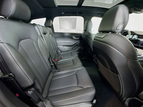 New 2025 Audi Q7 3.0T Prestige image 25