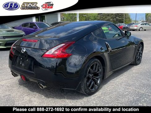 Used 2019 Nissan 370Z Coupe RWD image 6