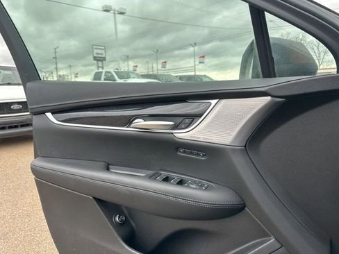 Used 2023 Cadillac XT5 Premium Luxury image 16