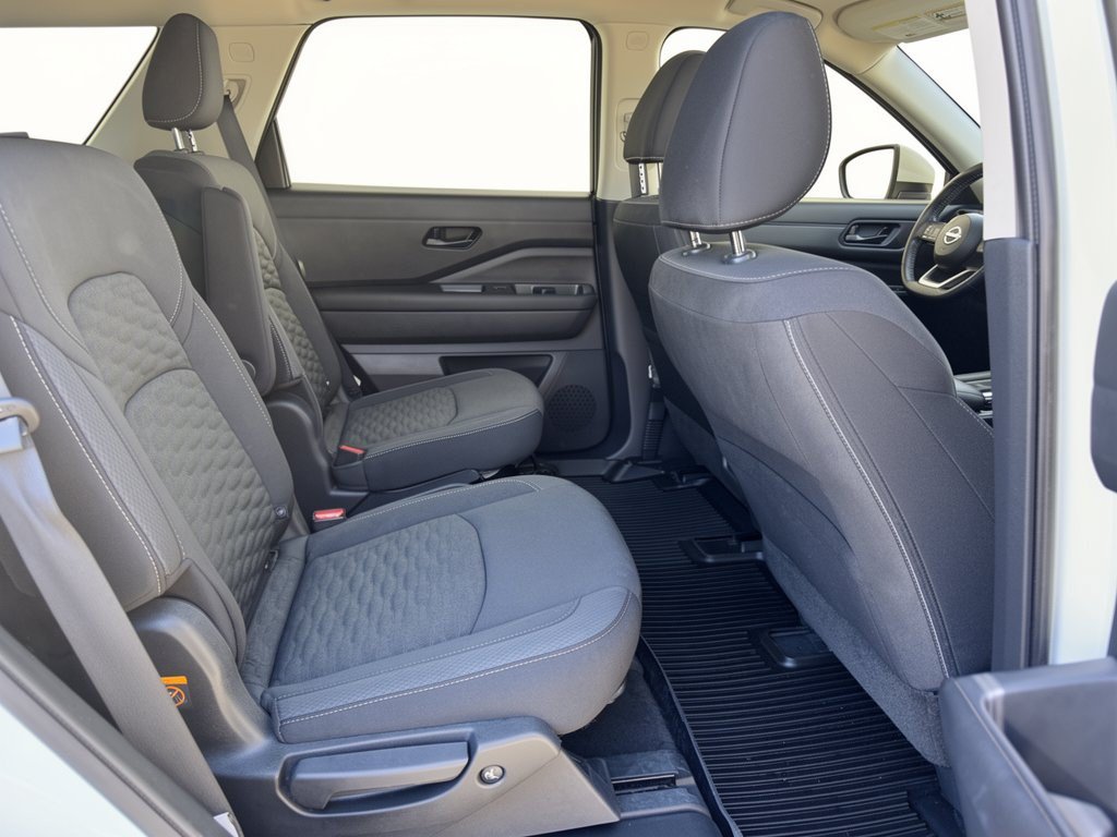 Used 2024 Nissan Pathfinder SV w/ SV Premium Package FWD image 29