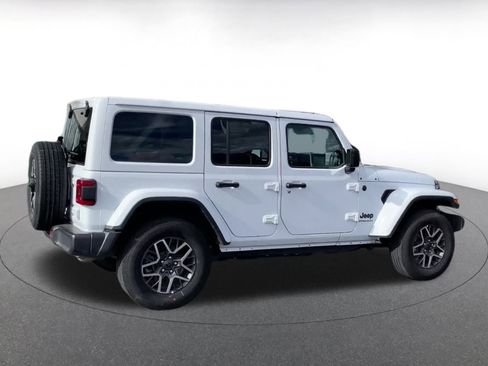 Used 2025 Jeep Wrangler Sahara image 15