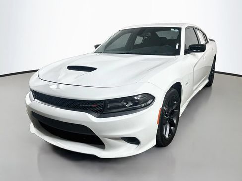 Used 2019 Dodge Charger R/T w/ Blacktop Package RWD image 3