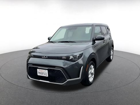 Used 2025 Kia Soul LX w/ LX Technology Package FWD image 7