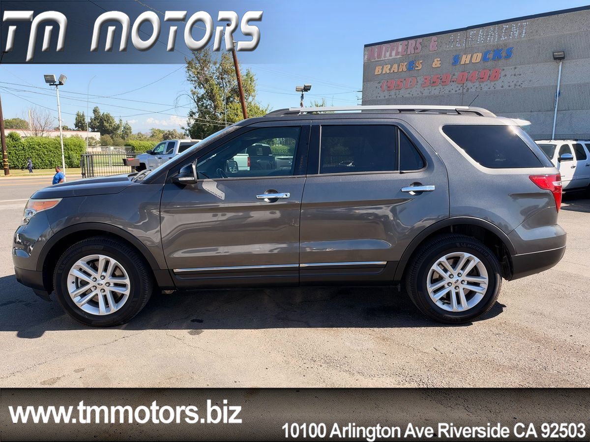 Used 2015 Ford Explorer XLT w/ Equipment Group 202A FWD image 3
