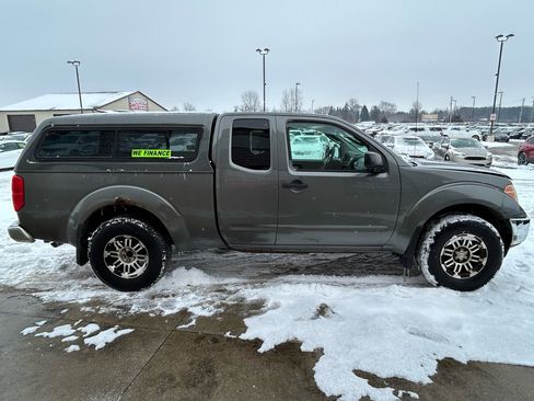 Used 2005 Nissan Frontier SE image 3