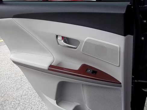 Used 2010 Toyota Venza w/ Premium Pkg #2 FWD image 13