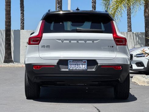 Used 2021 Volvo XC40 T5 R-Design w/ Advanced Package AWD/4WD image 4