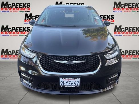 Used 2023 Chrysler Pacifica Touring-L FWD image 8