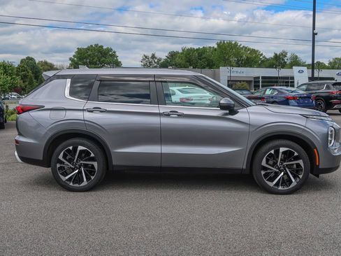 Used 2022 Mitsubishi Outlander SE AWD/4WD image 9