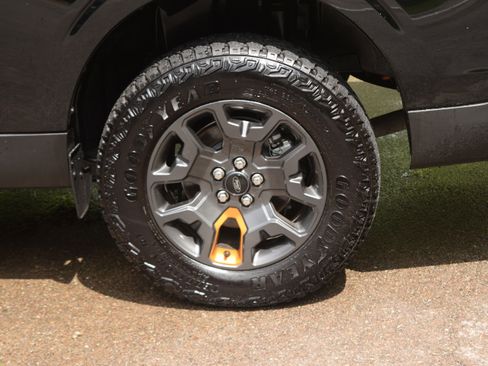 Used 2025 Ford Maverick Tremor AWD/4WD image 29