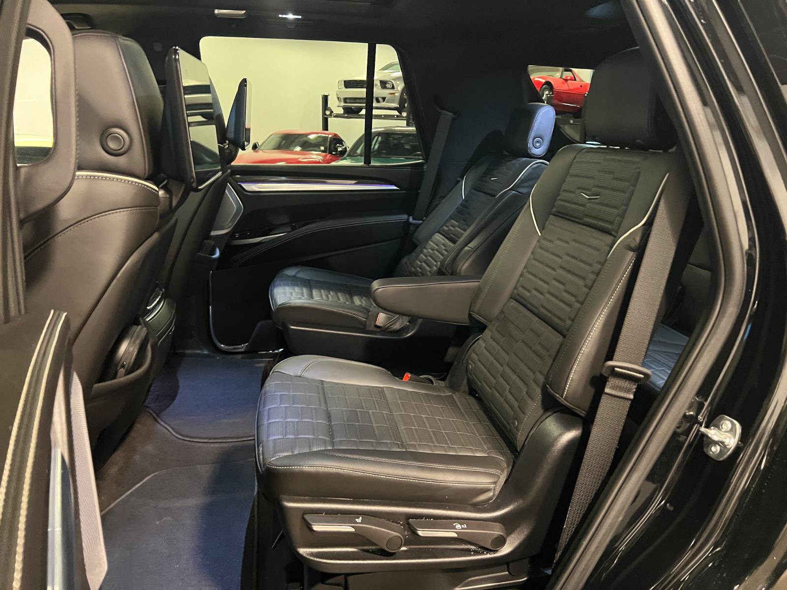 Used 2026 Cadillac Escalade V AWD/4WD image 29