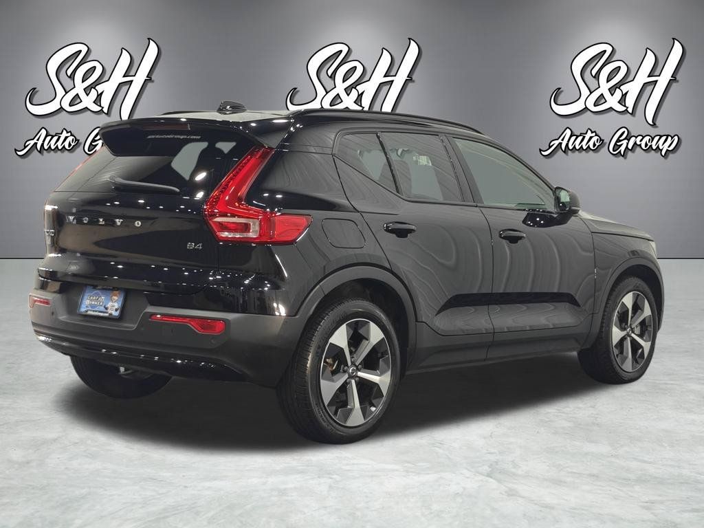 Used 2023 Volvo XC40 B4 Ultimate FWD image 23