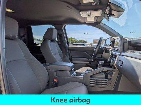 Used 2025 Toyota Tacoma SR5 AWD/4WD image 28