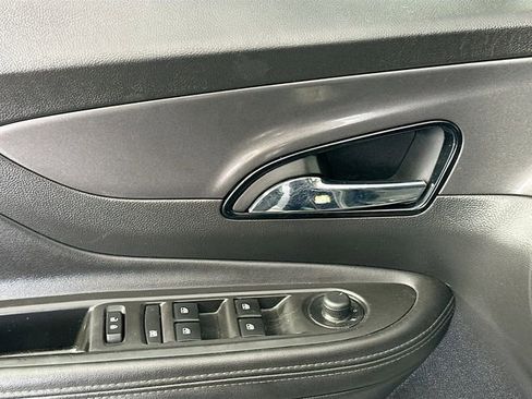 Used 2019 Buick Encore Sport Touring AWD/4WD image 18