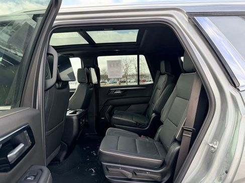 Used 2025 Chevrolet Tahoe Premier image 8