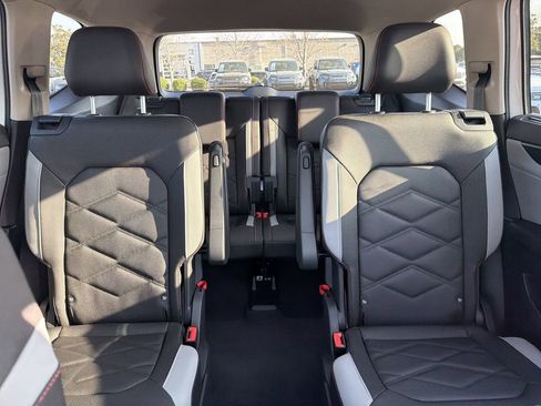 New 2026 Volkswagen Atlas Peak Edition AWD/4WD image 31