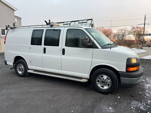 Used 2017 GMC Savana 2500 RWD image 9