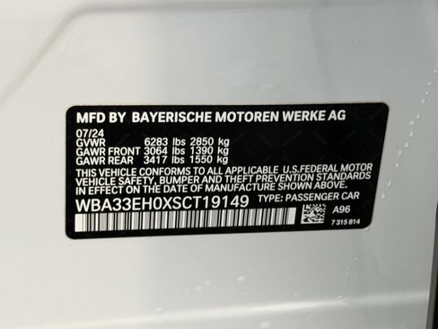 Used 2025 BMW 740i xDrive image 25