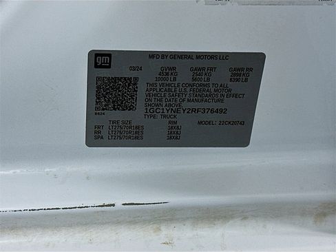 Used 2024 Chevrolet Silverado 2500 LT image 36