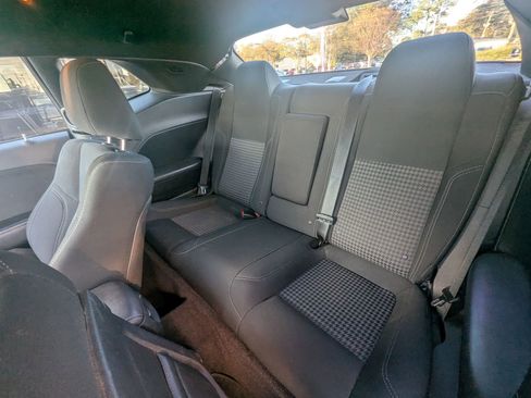 Used 2018 Dodge Challenger SXT image 16